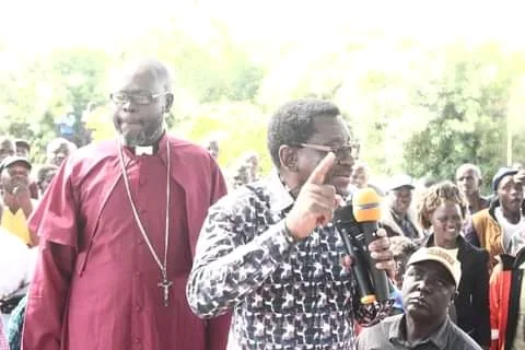 Willis Ouma Ondiek addressing a community gathering
