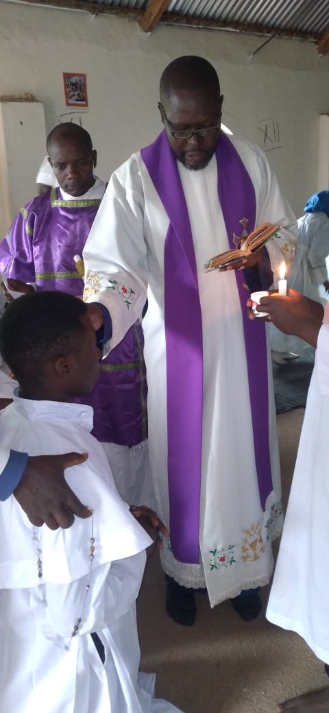Rev. Father Willis Ondiek during a church ceremony